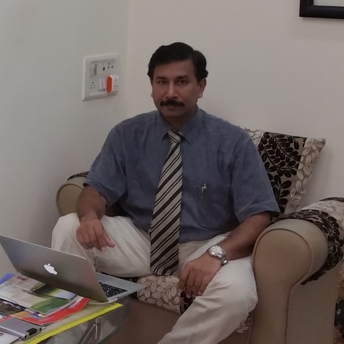 Dr Nilesh Goyal - Dermatologist and Cosmetologist